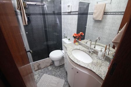 Apartamento à venda com 74m², 3 quartos e 2 vagasBanheiro