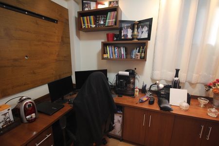 Apartamento à venda com 74m², 3 quartos e 2 vagasQuarto 3