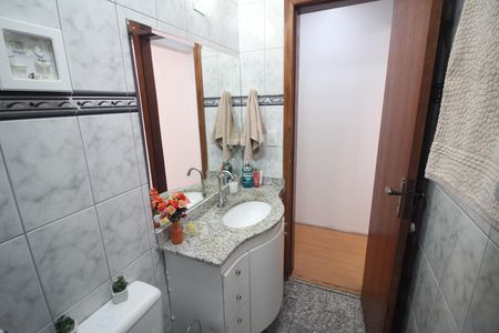 Apartamento à venda com 74m², 3 quartos e 2 vagasBanheiro