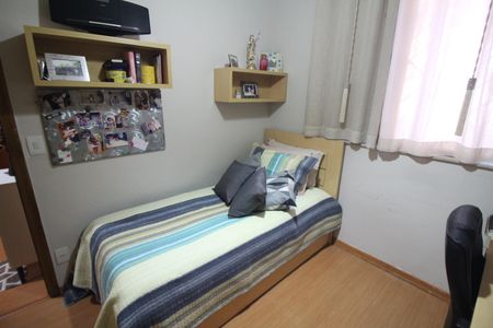 Apartamento à venda com 74m², 3 quartos e 2 vagasQuarto 2