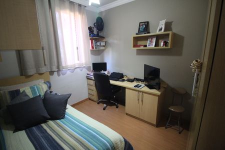 Apartamento à venda com 74m², 3 quartos e 2 vagasQuarto 2