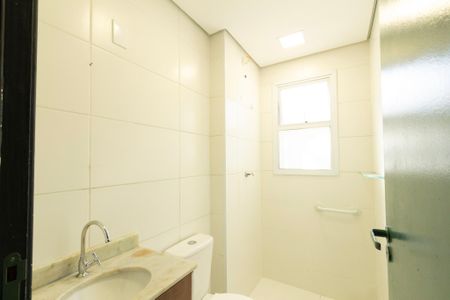 Banheiro  de apartamento para alugar com 2 quartos, 48m² em Vila Hortência, Sorocaba