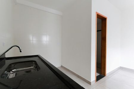 Cozinha de apartamento para alugar com 2 quartos, 45m² em Parada Inglesa, São Paulo