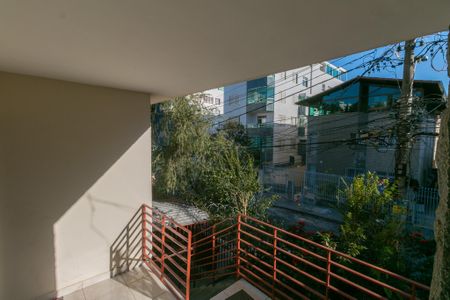 Área externa de casa à venda com 3 quartos, 133m² em Liberdade, Belo Horizonte