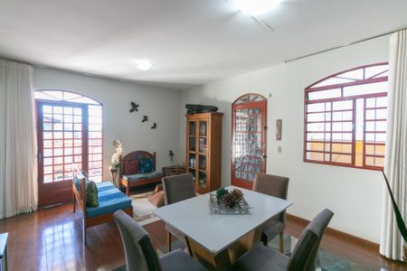 Casa à venda com 133m², 3 quartos e sem vagaSala