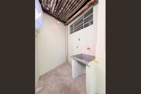 Casa para alugar com 30m², 2 quartos e 1 vagaÁrea de Serviço
