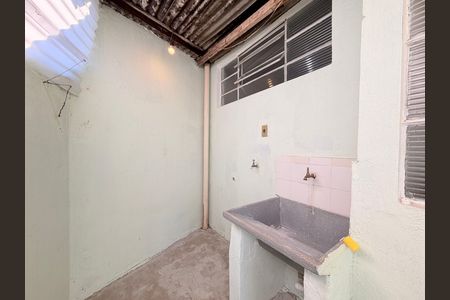 Casa para alugar com 30m², 2 quartos e 1 vagaÁrea de Serviço