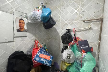 Banheiro 2 de casa para alugar com 1 quarto, 100m² em Vila Meriti, Duque de Caxias