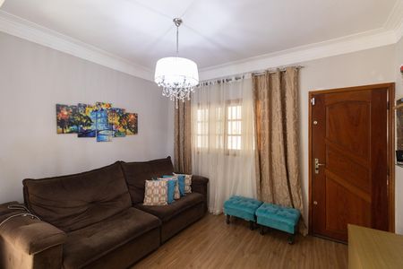 Casa à venda com 300m², 6 quartos e 2 vagas Casa à venda com 300m², 6 quartos e 2 vagasCasa 2 Sala e Cozinha