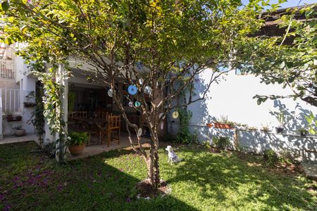 Casa à venda com 300m², 6 quartos e 2 vagas Casa à venda com 300m², 6 quartos e 2 vagasCasa 2 Jardim