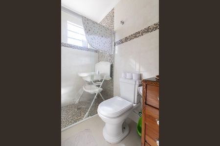 Casa à venda com 300m², 6 quartos e 2 vagas Casa à venda com 300m², 6 quartos e 2 vagasCasa 1 Banheiro Suíte
