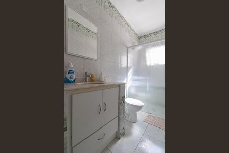 Casa à venda com 300m², 6 quartos e 2 vagas Casa à venda com 300m², 6 quartos e 2 vagasCasa 2 Banheiro