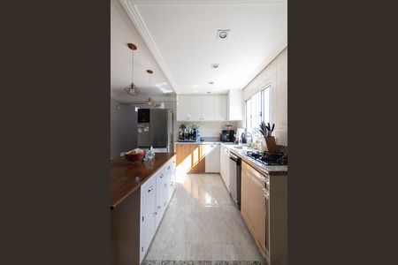 Casa à venda com 300m², 6 quartos e 2 vagas Casa à venda com 300m², 6 quartos e 2 vagasCasa 1 Sala e Cozinha