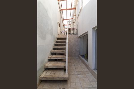Casa à venda com 300m², 6 quartos e 2 vagas Casa à venda com 300m², 6 quartos e 2 vagasCasa 2 Escadas