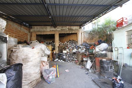 Garagem de casa à venda com 6 quartos, 190m² em Vista Alegre, Belo Horizonte