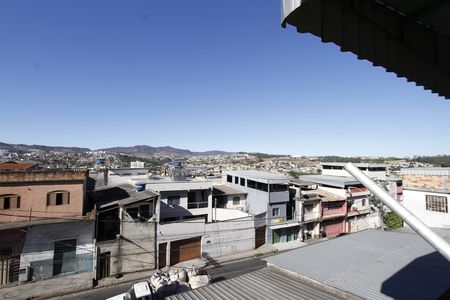 Vista de casa à venda com 6 quartos, 190m² em Vista Alegre, Belo Horizonte