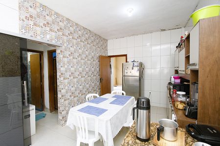 Cozinha de casa à venda com 6 quartos, 190m² em Vista Alegre, Belo Horizonte