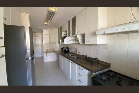 Apartamento para alugar com 136m², 3 quartos e 1 vagaCozinha