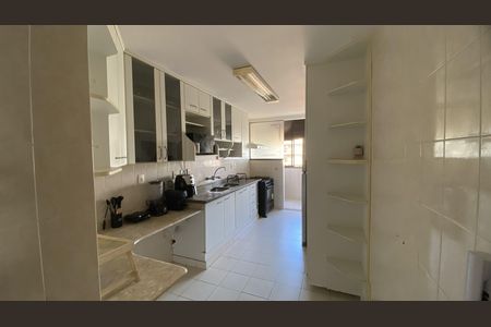 Apartamento para alugar com 136m², 3 quartos e 1 vagaCozinha