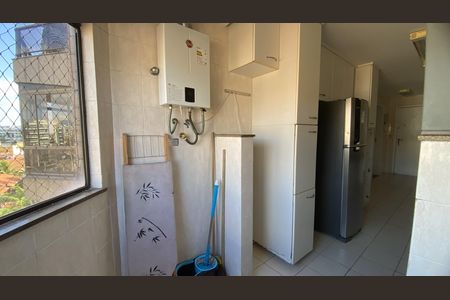 Apartamento para alugar com 136m², 3 quartos e 1 vagaÁrea de Serviço