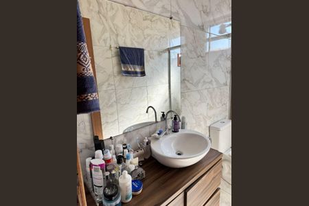 Apartamento à venda com 54m², 2 quartos e 1 vaga Apartamento à venda com 54m², 2 quartos e 1 vagaBanheiro social