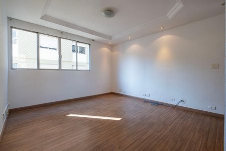 Apartamento à venda com 104m², 2 quartos e 1 vaga Apartamento à venda com 104m², 2 quartos e 1 vagaSala