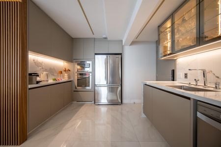 Apartamento à venda com 177m², 3 quartos e 2 vagas Apartamento à venda com 177m², 3 quartos e 2 vagasCozinha