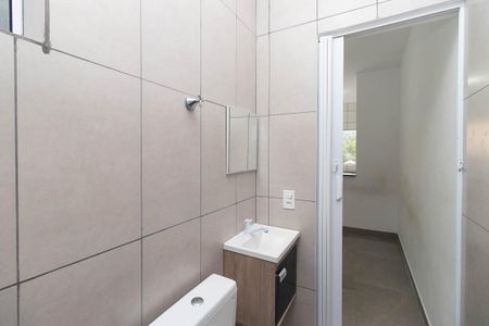 Banheiro de casa de condomínio para alugar com 1 quarto, 20m² em Vila Nilo, São Paulo