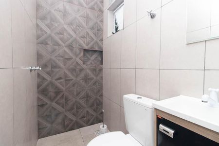 Banheiro de casa de condomínio para alugar com 1 quarto, 20m² em Vila Nilo, São Paulo