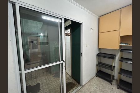 Foto 18 de casa à venda com 2 quartos, 150m² em Vila Bertioga, São Paulo