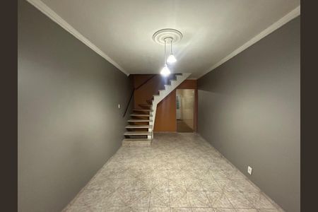 Foto 02 de casa à venda com 2 quartos, 150m² em Vila Bertioga, São Paulo
