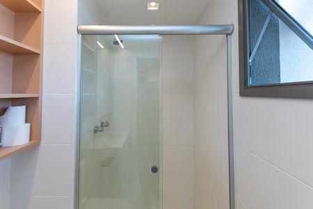 Apartamento para alugar com 90m², 2 quartos e 1 vaga Apartamento para alugar com 90m², 2 quartos e 1 vagaBanheiro do quarto 1 Suíte