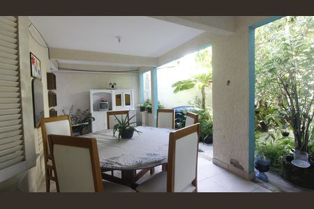 Casa para alugar com 200m², 2 quartos e 1 vagaVaranda