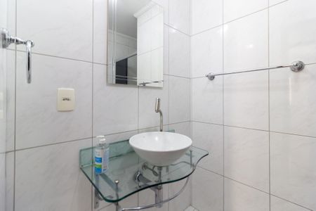 Apartamento à venda com 120m², 3 quartos e 1 vaga Apartamento à venda com 120m², 3 quartos e 1 vagaBanheiro social