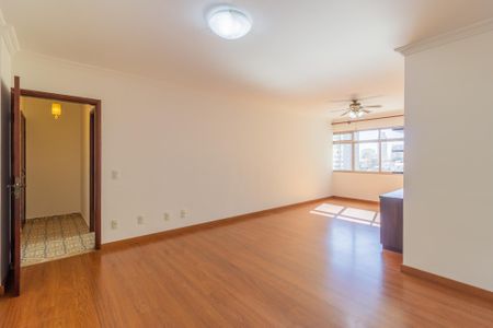 Apartamento à venda com 120m², 3 quartos e 1 vaga Apartamento à venda com 120m², 3 quartos e 1 vagaSala