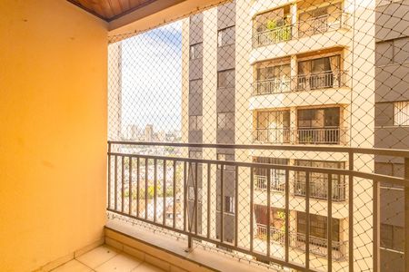 Apartamento à venda com 71m², 3 quartos e 2 vagas Apartamento à venda com 71m², 3 quartos e 2 vagasVaranda da sala