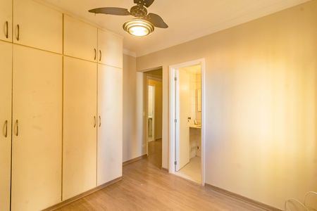 Apartamento à venda com 71m², 3 quartos e 2 vagas Apartamento à venda com 71m², 3 quartos e 2 vagasSuíte