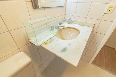 Apartamento à venda com 71m², 3 quartos e 2 vagas Apartamento à venda com 71m², 3 quartos e 2 vagasBanheiro social