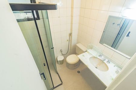 Apartamento à venda com 71m², 3 quartos e 2 vagas Apartamento à venda com 71m², 3 quartos e 2 vagasBanheiro social