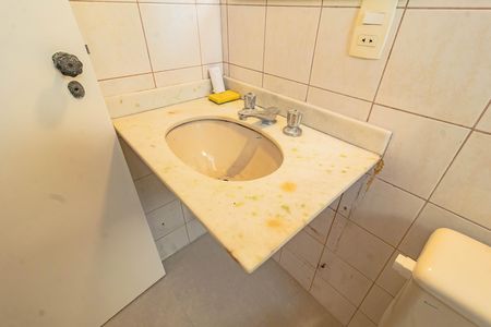 Apartamento à venda com 71m², 3 quartos e 2 vagas Apartamento à venda com 71m², 3 quartos e 2 vagasBanheiro da suíte