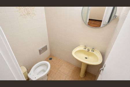 Casa para alugar com 360m², 6 quartos e 3 vagasBanheiro de serviço