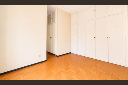 Casa para alugar com 360m², 6 quartos e 3 vagasSuíte 3