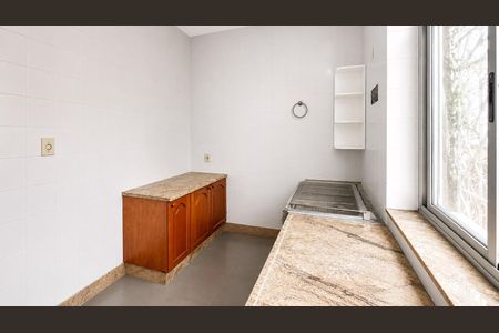 Casa para alugar com 360m², 6 quartos e 3 vagasÁrea de seriço