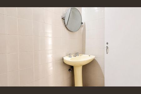 Casa para alugar com 360m², 6 quartos e 3 vagasBanheiro de serviço