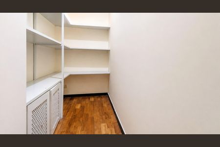 Despensa de casa para alugar com 6 quartos, 360m² em Alto Barroca, Belo Horizonte