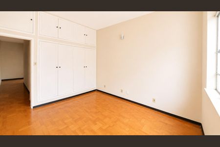 Casa para alugar com 360m², 6 quartos e 3 vagasSuíte 3