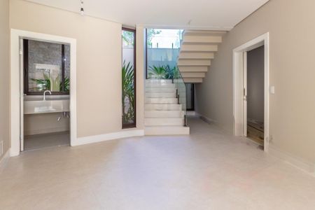 Casa à venda com 700m², 4 quartos e 4 vagas