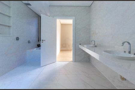 Casa à venda com 700m², 4 quartos e 4 vagas