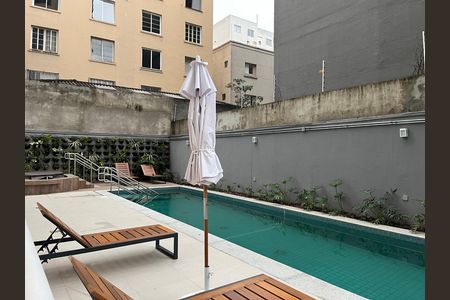 Apartamento à venda com 24m², 1 quarto e sem vaga Apartamento à venda com 24m², 1 quarto e sem vagaÁrea comum - Piscina
