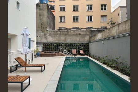Apartamento à venda com 24m², 1 quarto e sem vaga Apartamento à venda com 24m², 1 quarto e sem vagaÁrea comum - Piscina